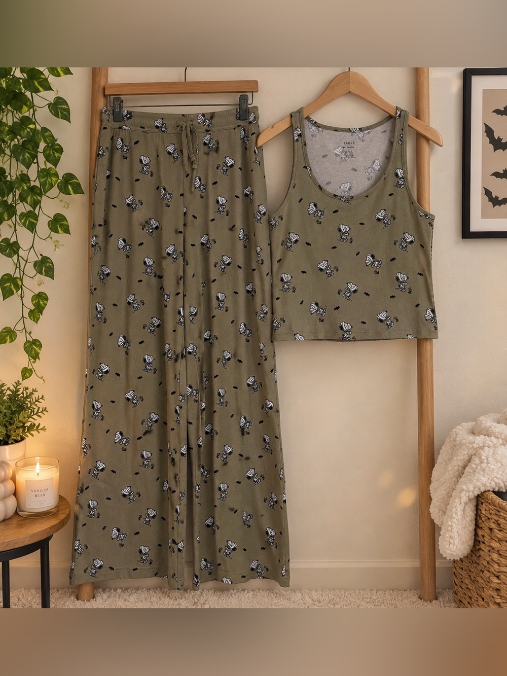American Eagle Medium Peanuts Snoopy Pajama Set
